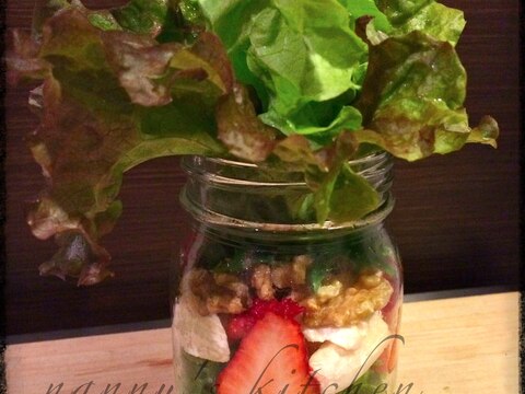 ピクニックにも♪いちご&ブリーメイソンジャーサラダ